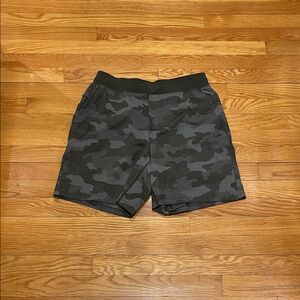 lululemon athletica T.H.E. Short 7”
